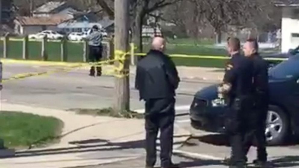 PHOTO: Law enforcement on the scene in Erie County, Penn., after Steve Stephens, the suspect in the Cleveland, Ohio, Facebook killing, shot and killed himself after a brief pursuit, April 18,2017.