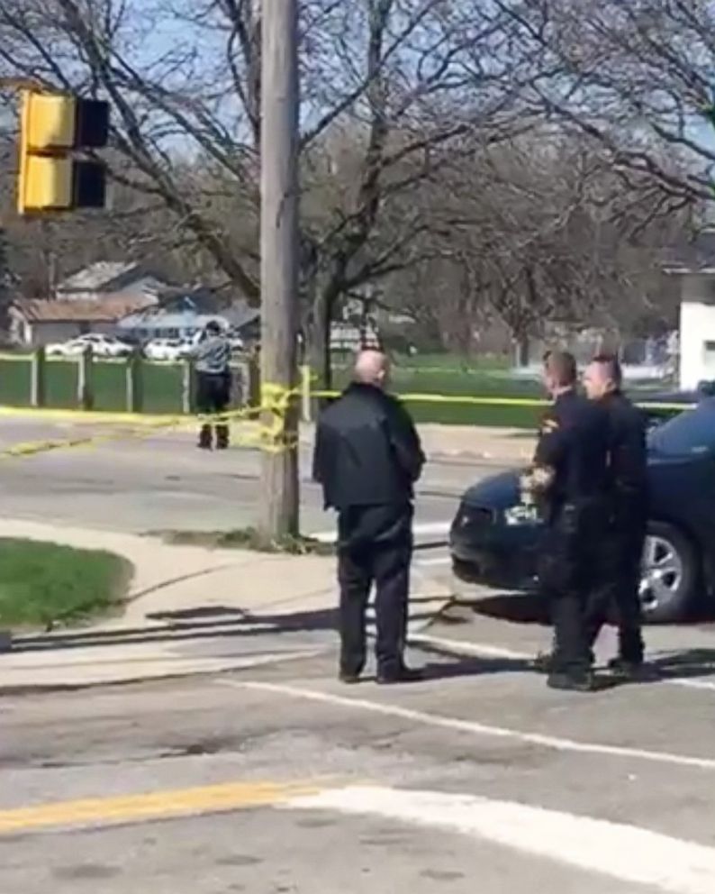 PHOTO: Law enforcement on the scene in Erie County, Penn., after Steve Stephens, the suspect in the Cleveland, Ohio, Facebook killing, shot and killed himself after a brief pursuit, April 18,2017.