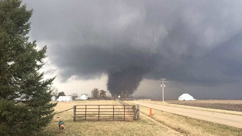 Parts of Midwest hit by tornadoes and large hail, at least 3 dead ABC