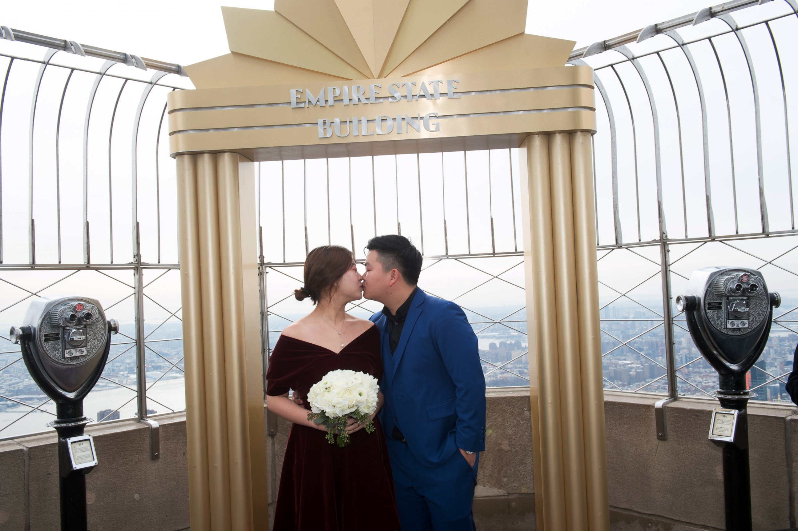 PHOTO: Yangqiu and Huan Yang were married as part of the Empire State Building's 23rd Annual Valentine's Day Weddings contest, Feb. 14, 2017.