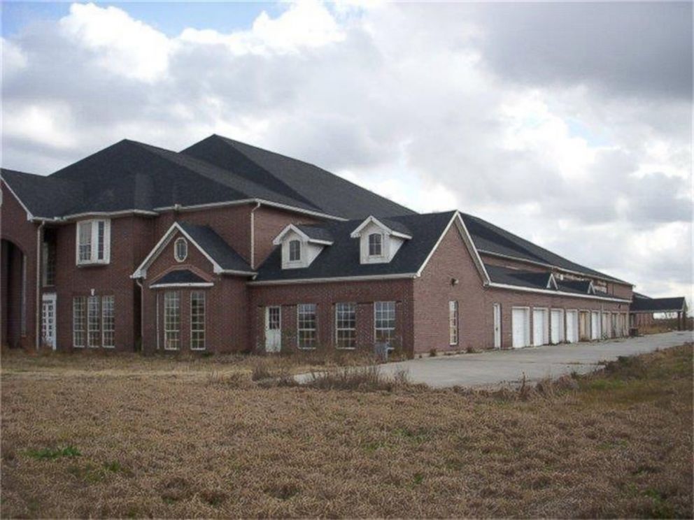 PHOTO: A 46-bedroom house is for sale in Manvel, Texas.