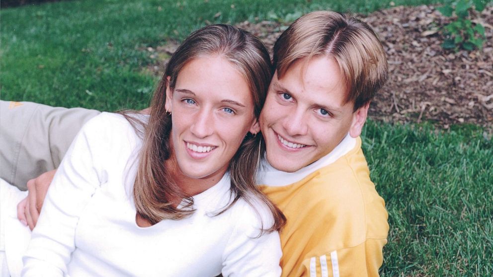 Janet and Raven Abaroa were married in August 2000, two years after they met.