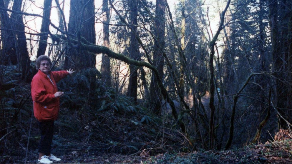 PHOTO: Laverne Pavlinac is seen here showing investigators where Taunja Bennett's body was found, even though she had nothing to do with the crime.