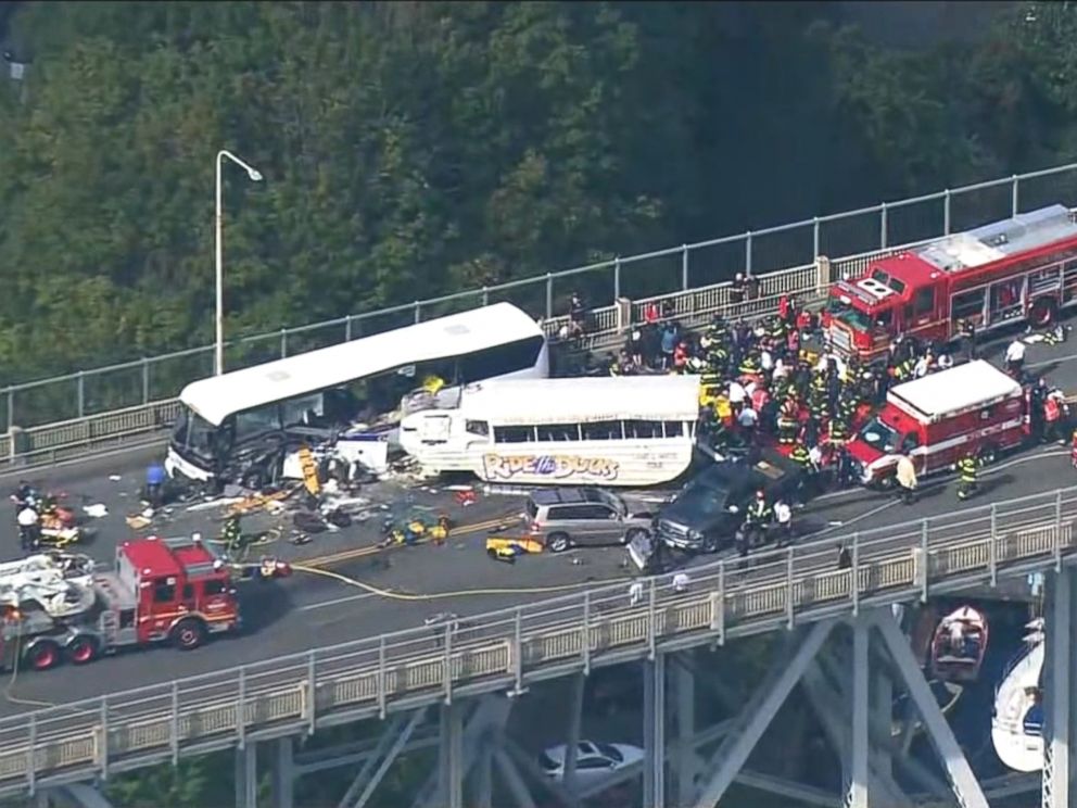 Seattle Duck Boat, Bus Collision Leaves 4 College Students ...