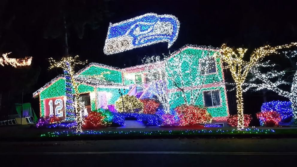 This NFL-Themed Christmas Display Is Even Too Much for Hometown Fans - ABC  News