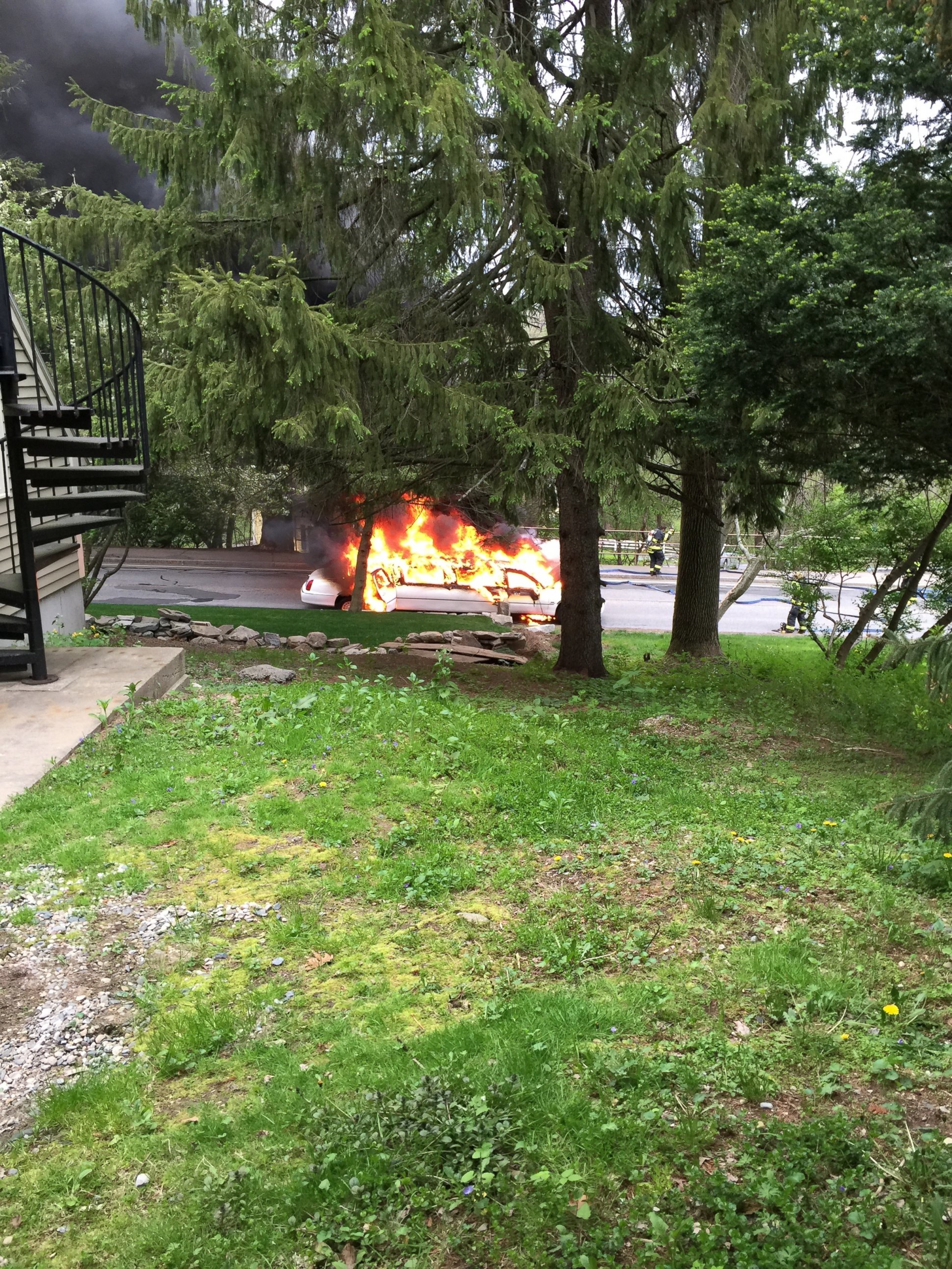 PHOTO: A limo that was occupied with students en route to their high school prom in Natick, Massachusetts, on May 13, 2016, caught on fire. The students emerged unharmed. 