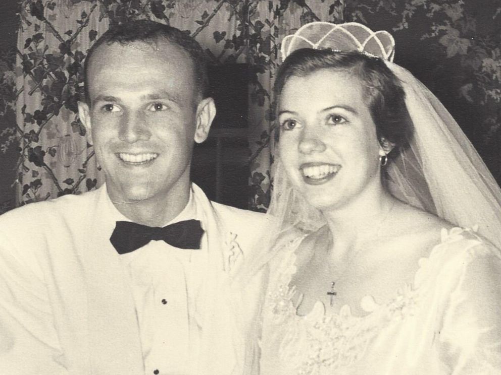 Couple Celebrates 61 Years Of Marriage By Eating Their Original Wedding Cake Abc News