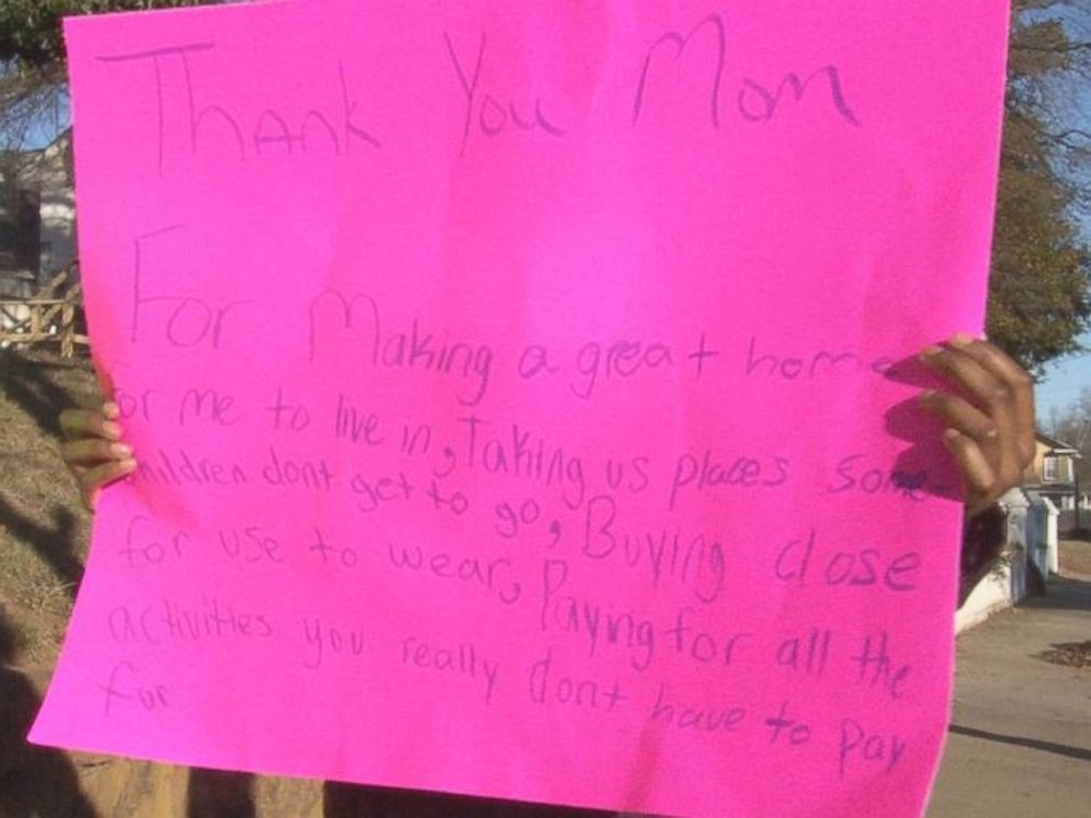 PHOTO: The children's aunt forced them to make these signs to apologize to their frustrated mom.