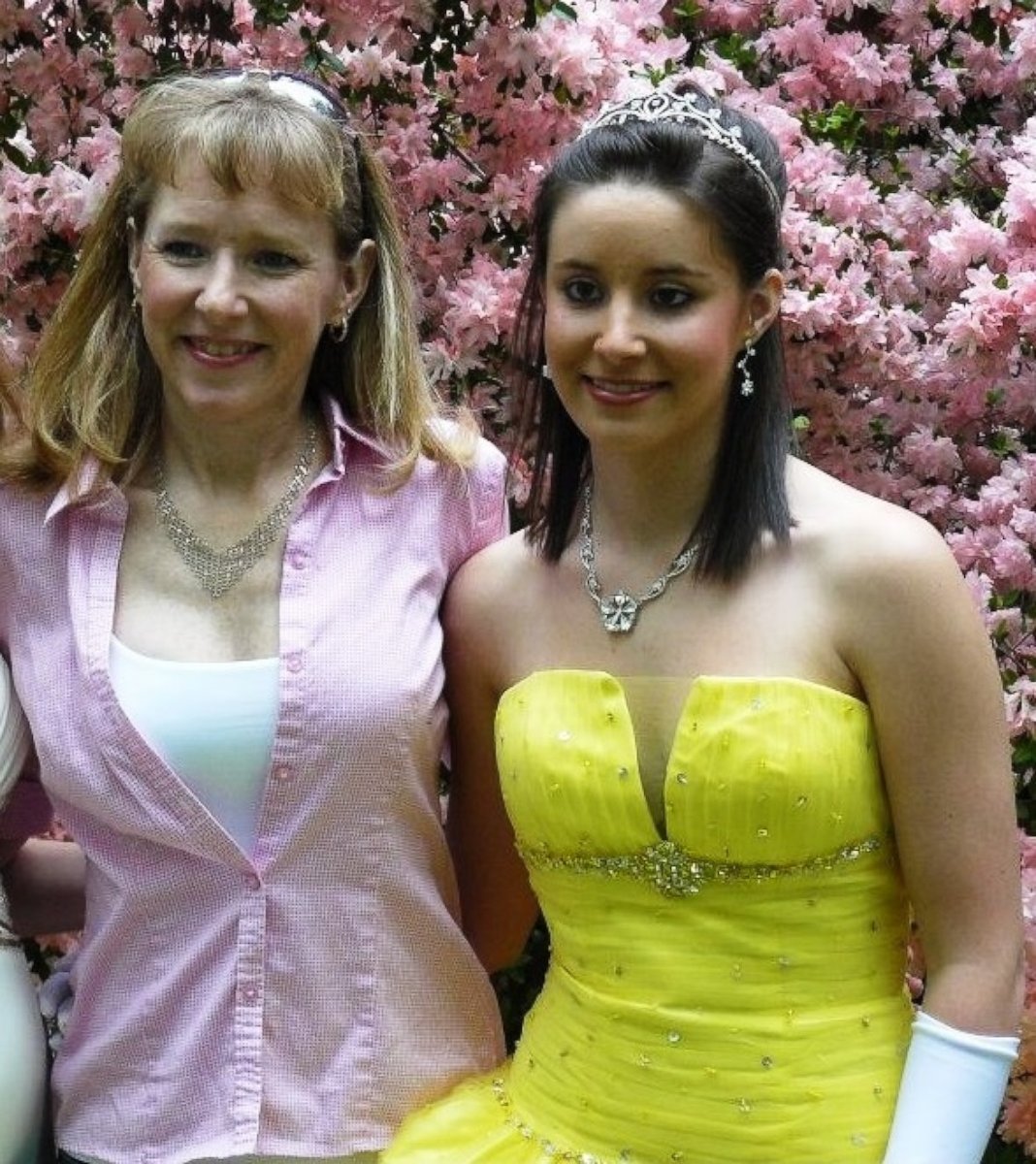 Nique Leili (left) is shown here with her daughter Alex Peters (right) before Alex went to her high school prom.