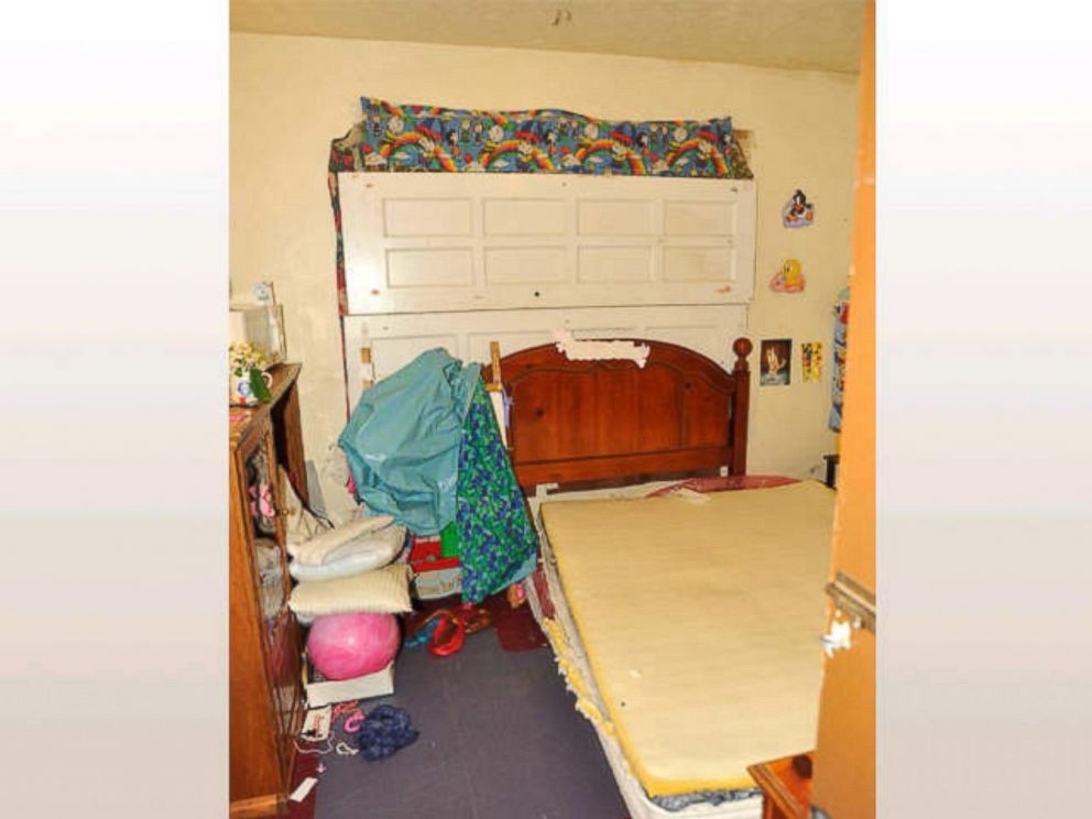 PHOTO: Amanda Berry tried to make her daughter Jocelyn's life normal in their room seen here.