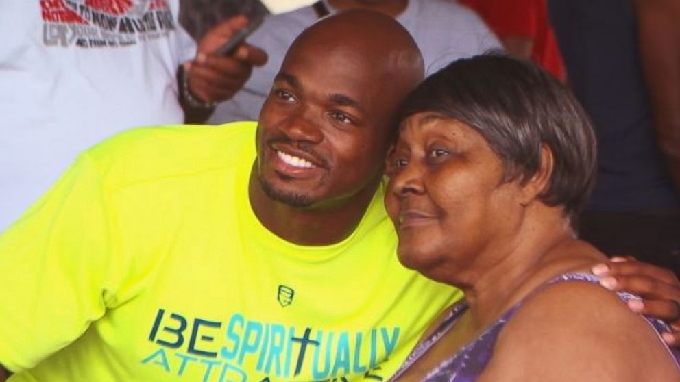 PHOTO: Minnesota Vikings running back Adrian Peterson was greeted by dozens of fans as he returned to his Texas hometown for the 9th annual "Adrian Peterson Day."