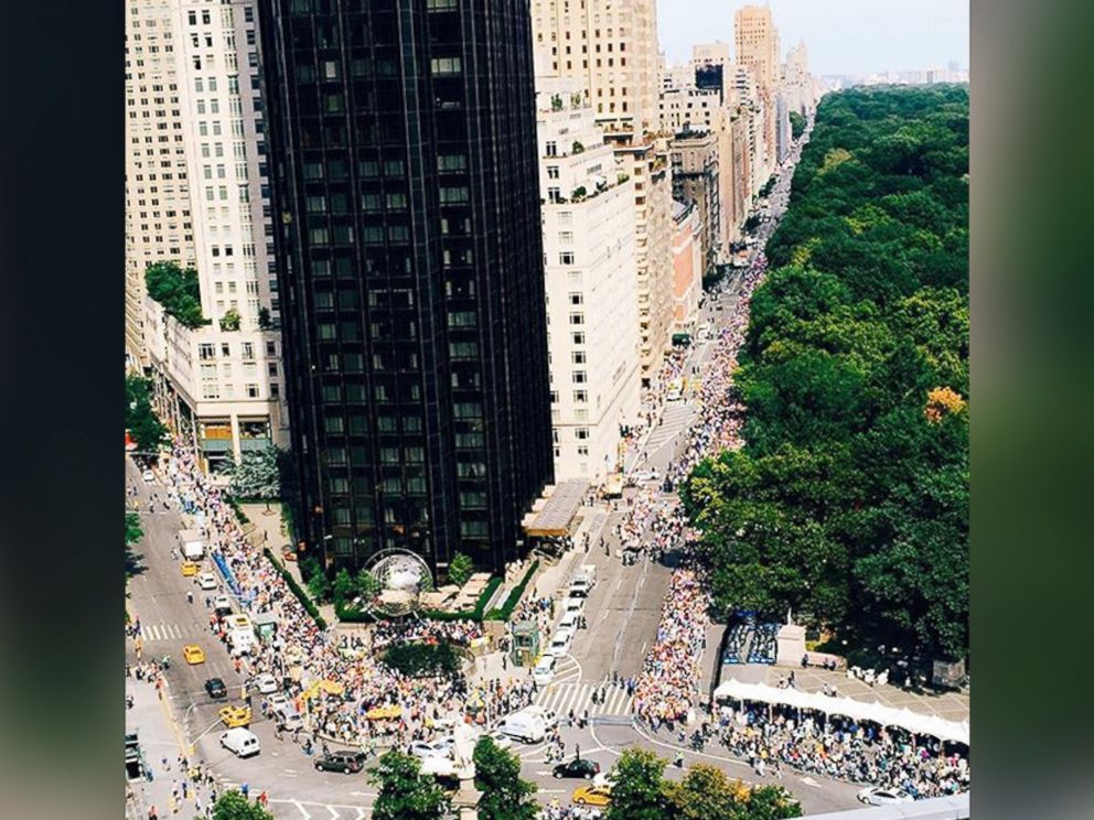 PHOTO: An image of the crowd to see Pope Francis near Central Park posted on Instagram by k.v.harper.