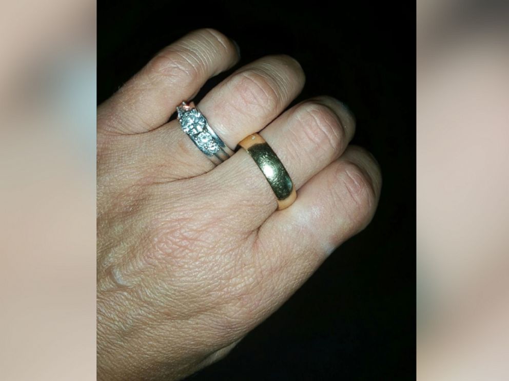 PHOTO: After Rhonda Thill's husband, Randy, died in a motorcycle crash, friends helped find his missing wedding ring.
