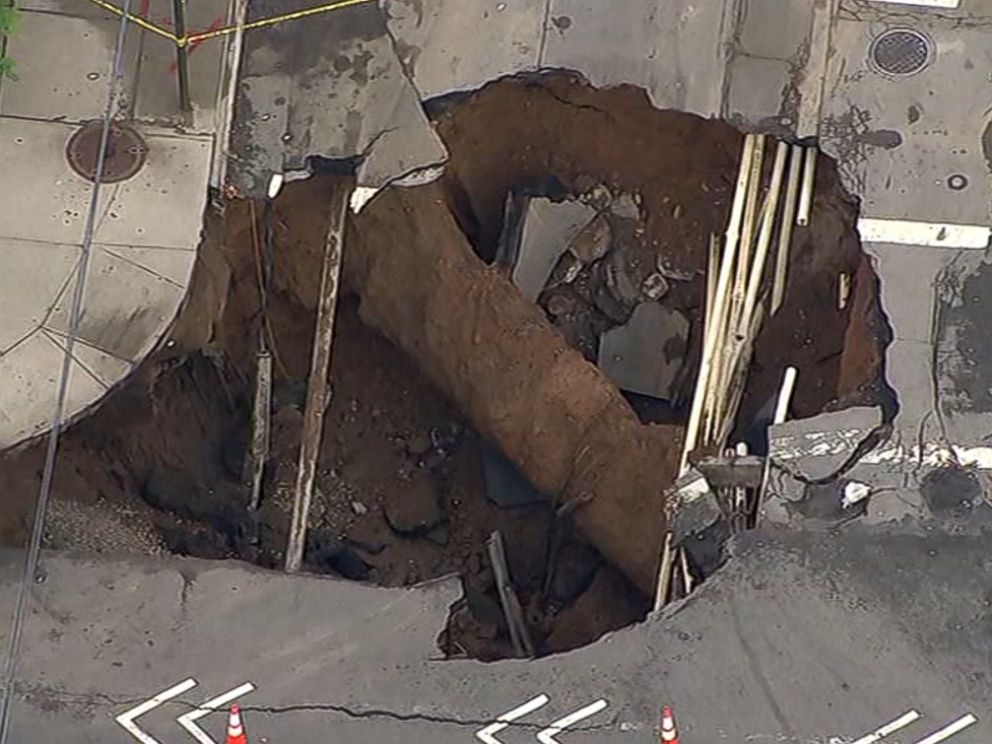 ht_sinkhole_kab_150804_4x3_992