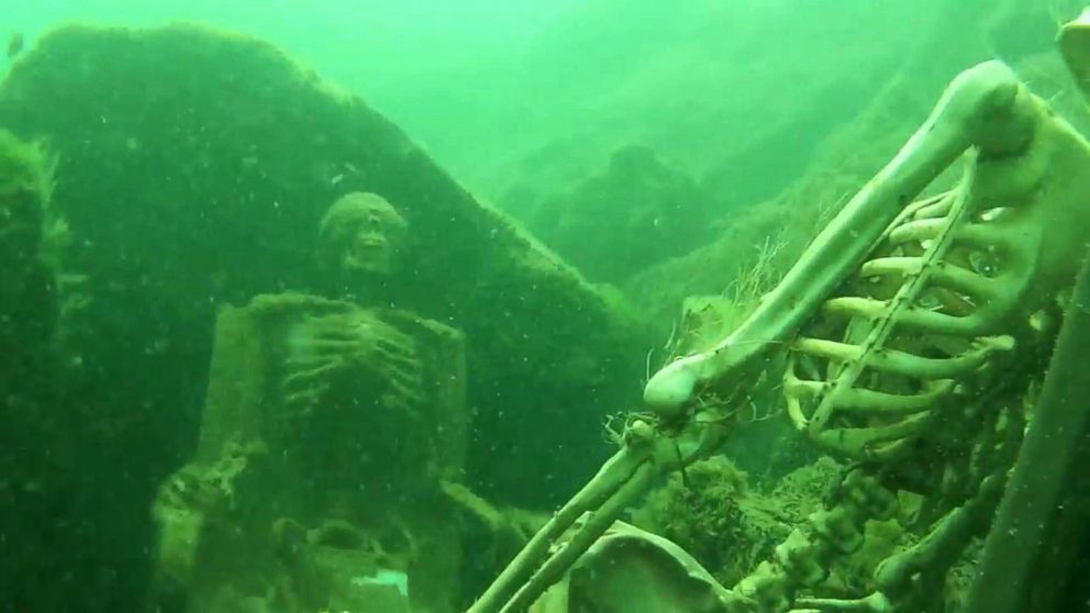 PHOTO:  Authorities find fake skeletons underwater in Arizona. 
