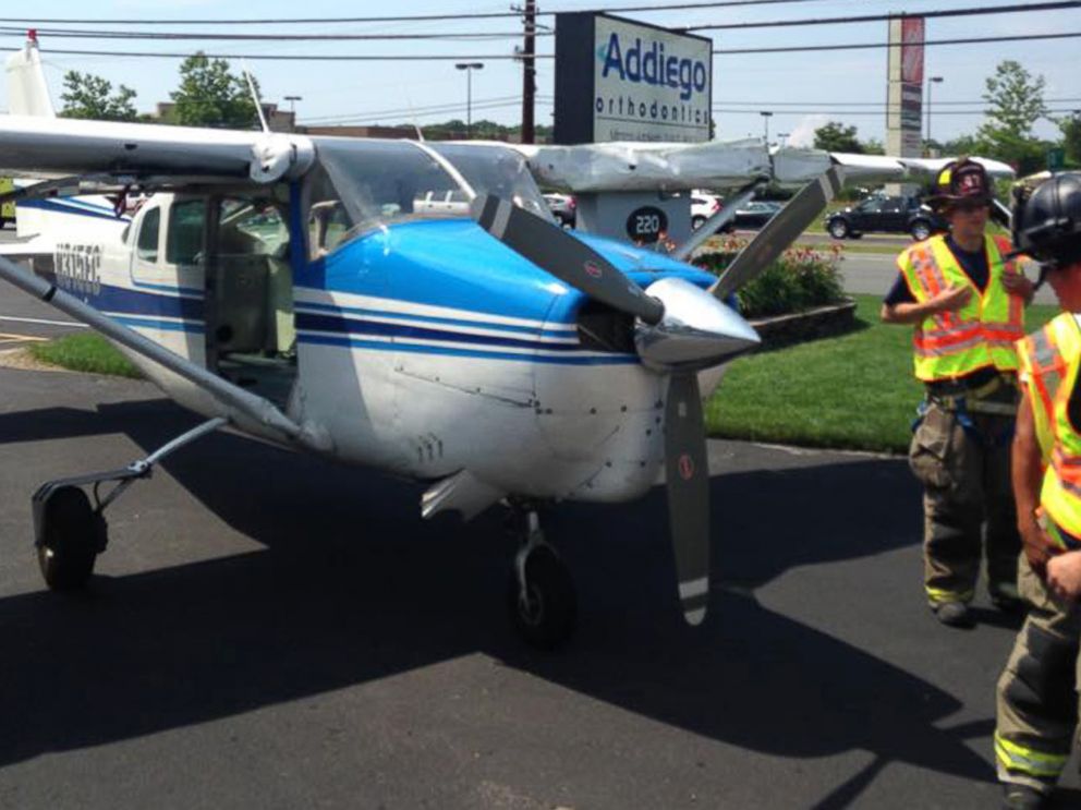 PHOTO: Police in Stafford Township, N.J. released a statement on July 12, 2015 saying that a single-engine plane was forced to make an emergency landing on the grass median in the middle of a state highway.
