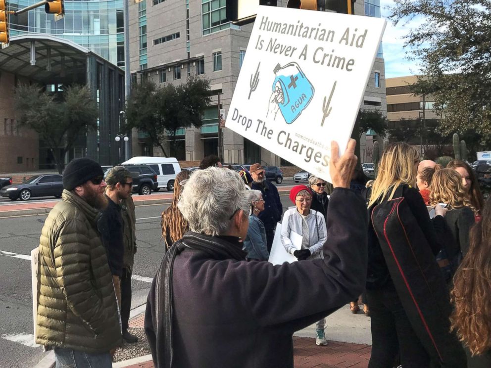 PHOTO: Dozens of volunteers and supporters rally in front of the Tucson federal courthouse in Arizona, on the first day of the trial against four volunteers charged for dropping off water for migrants at the Cabeza Prieta National Wildlife Refuge.
