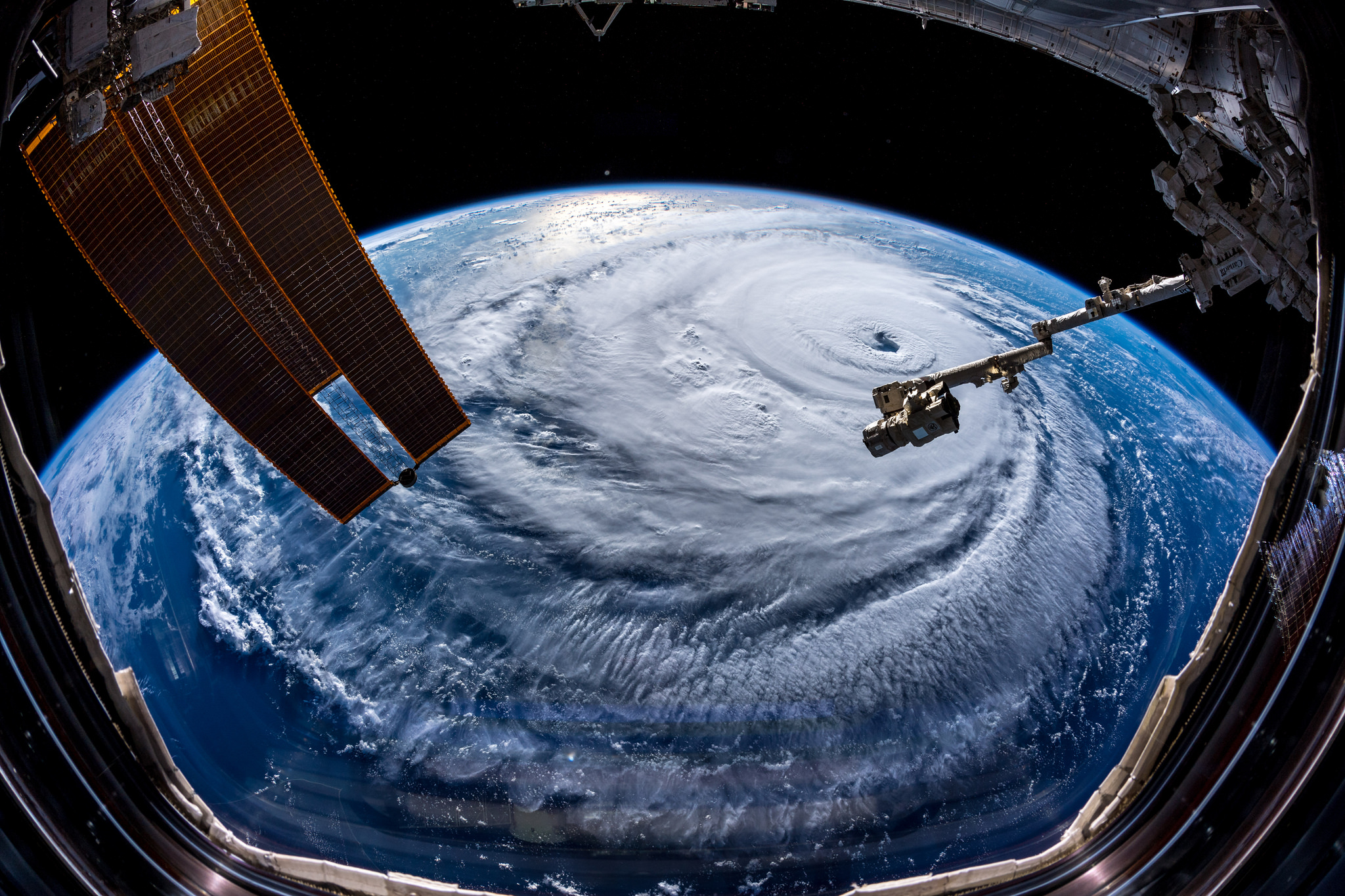 PHOTO: Watch out, America! Hurricane Florence is so enormous, we could only capture her with a super wide angle lens from #ISS, 400 km directly above the eye. Get prepared on the East Coast, this is a no-kidding nightmare coming for you.