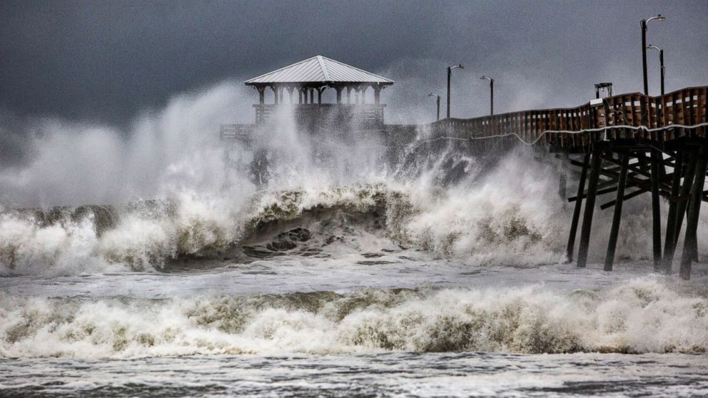 Almost 200,000 without power as Hurricane Florence lashes North Carolina  coast - ABC News