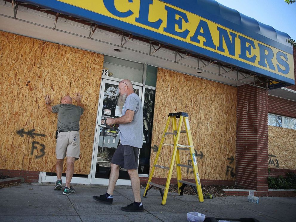 hurricane-florence-preparation-2-gty-mem-180911_hpMain_4x3_992.jpg