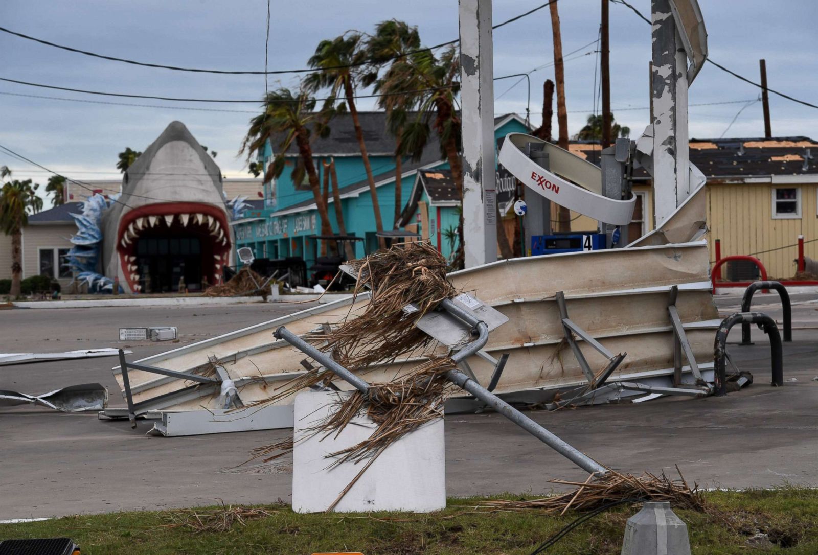 Gulf Coast residents struggle to recover after Hurricane Harvey Photos ...