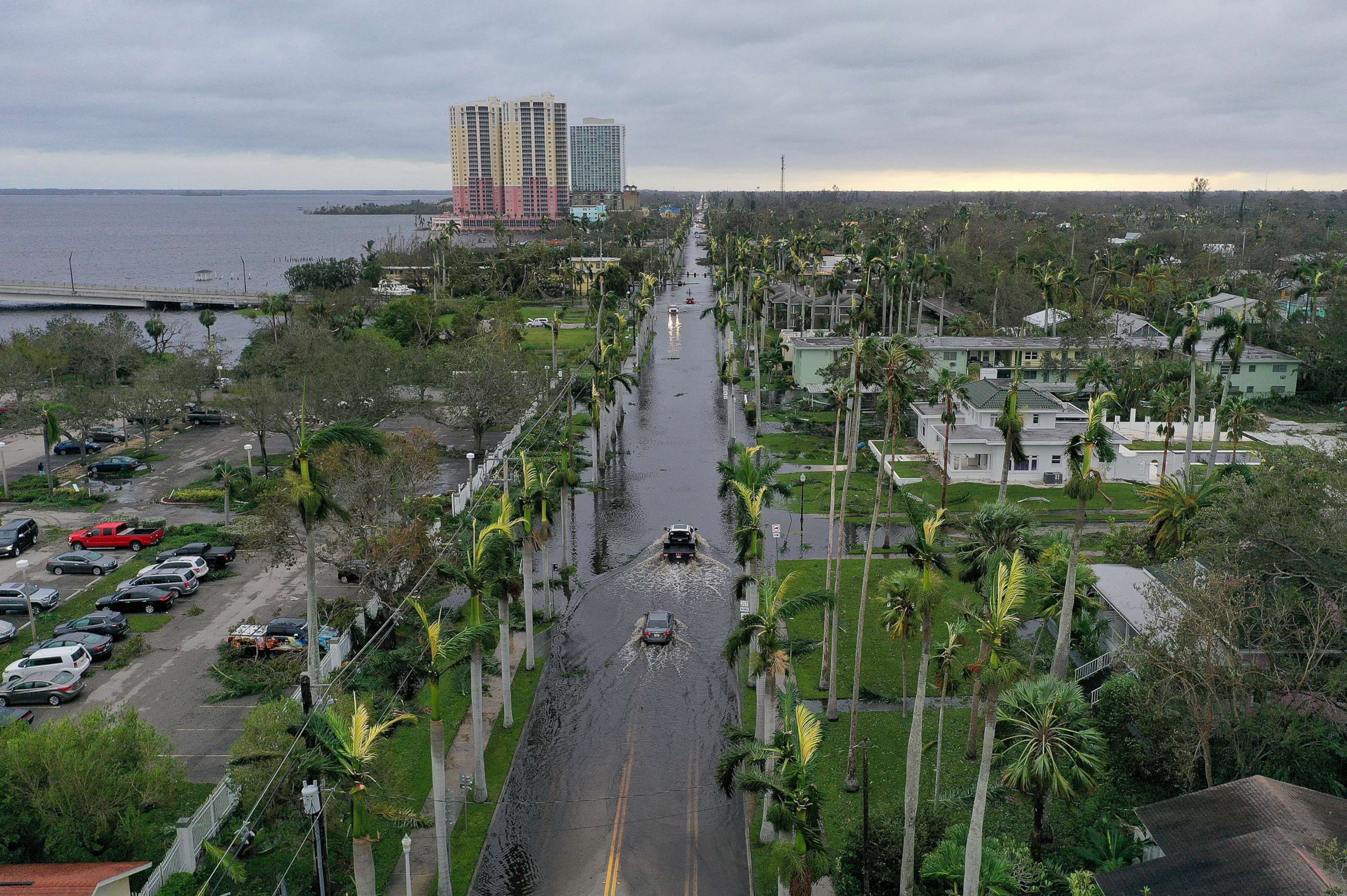 Hurricane Ian death toll now more than 100 after storm slams into