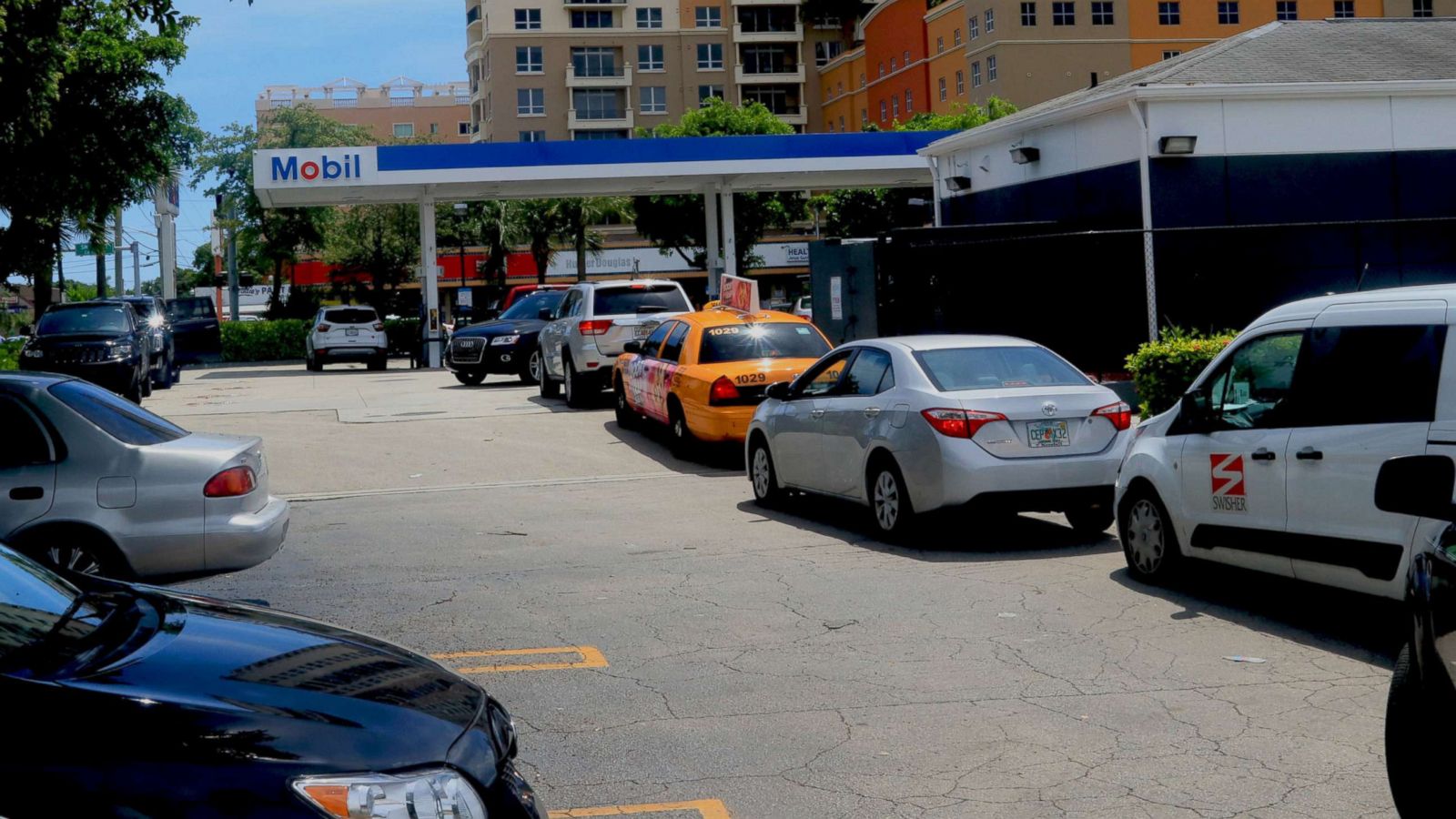 Florida Gas Stations Face Fuel Shortage Before Hurricane Irma S Arrival Abc News