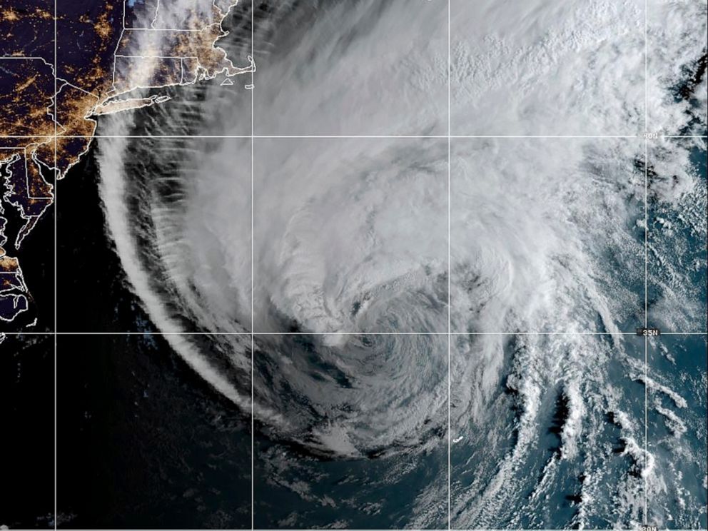 Hurricane Lee nears eastern New England, Canada with high winds