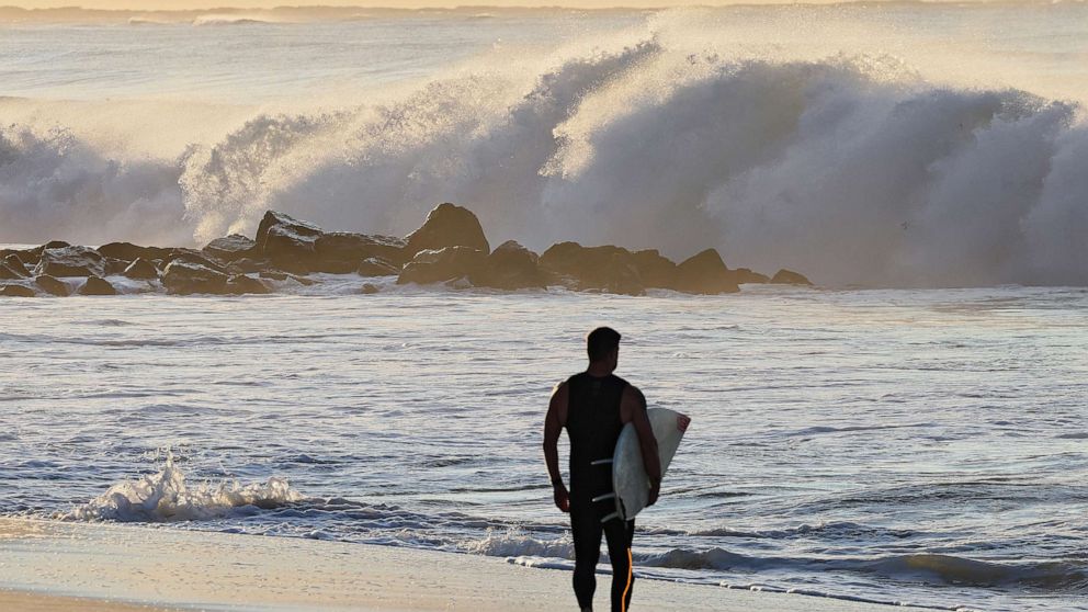 Hurricane Lee updates: Storm makes landfall in Nova Scotia as post ...