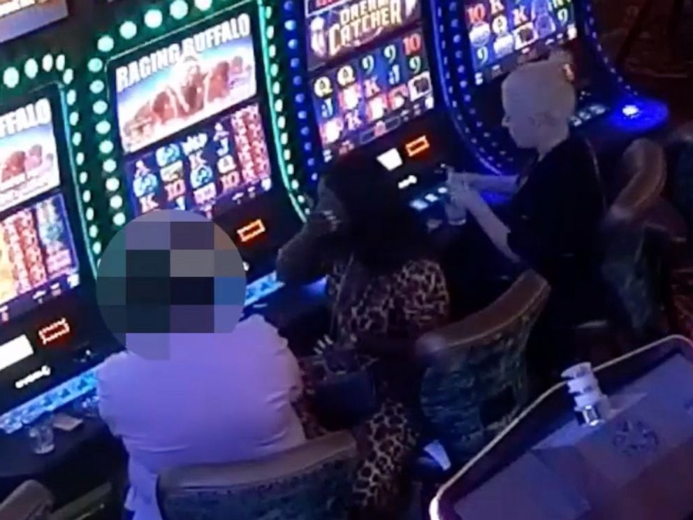 PHOTO: Two women spiked a tourist’s drink at a South Florida casino before bringing him back to his hotel room and robbing him of $1,000 cash and a Rolex worth $15,000, authorities said.