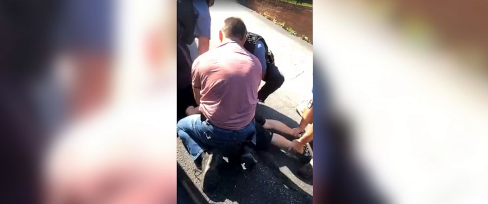 PHOTO: ICE agents broke the window of a car during to make an arrest in Kansas City, Missouri, July 23, 2019. 