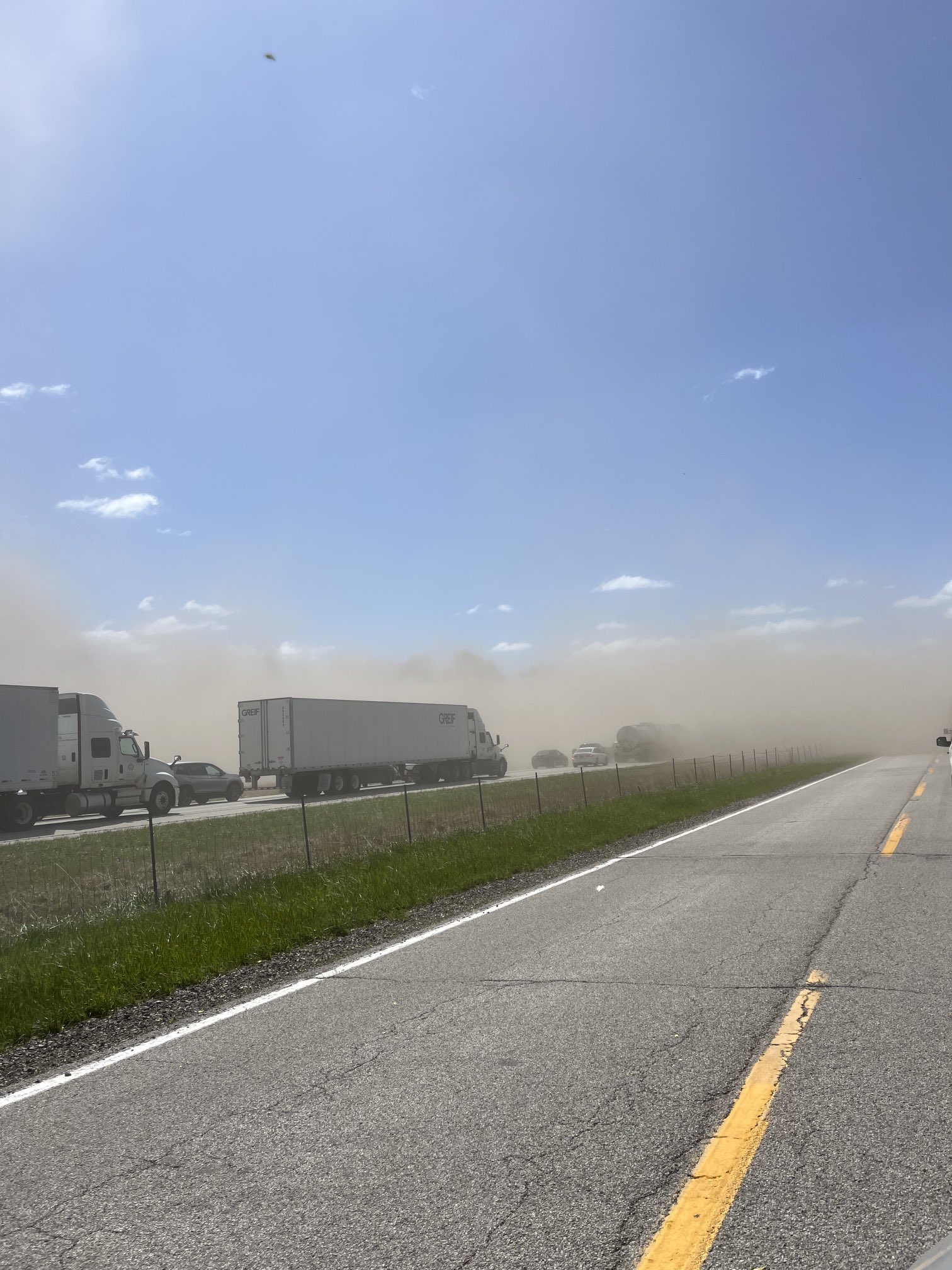 PHOTO: Multiple people were killed in a crash on Interstate 55 in Montgomery County, Ill., on Monday, May 1, 2023.