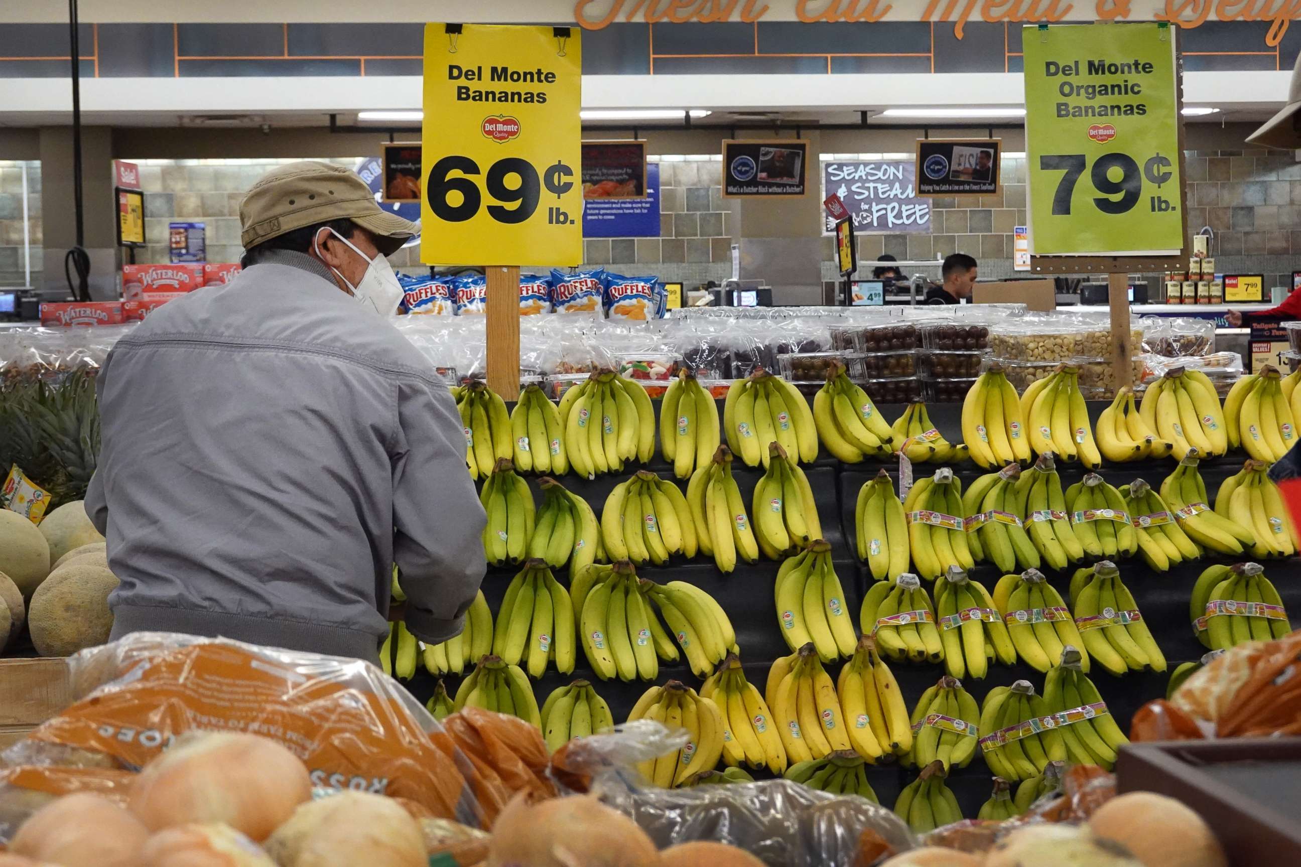 PHOTO: Produce is offered for sale at a grocery store on Oct. 13, 2022 in Chicago, Illinois.