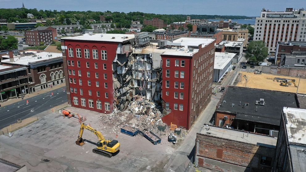 Cadaver dogs arrive at Iowa building collapse in race against time to find survivors