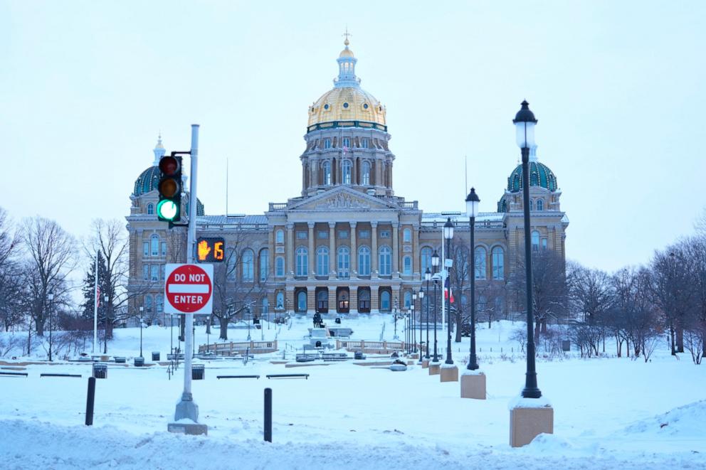 Schools closed as arctic blast slams South with snow, over 2,600 ...