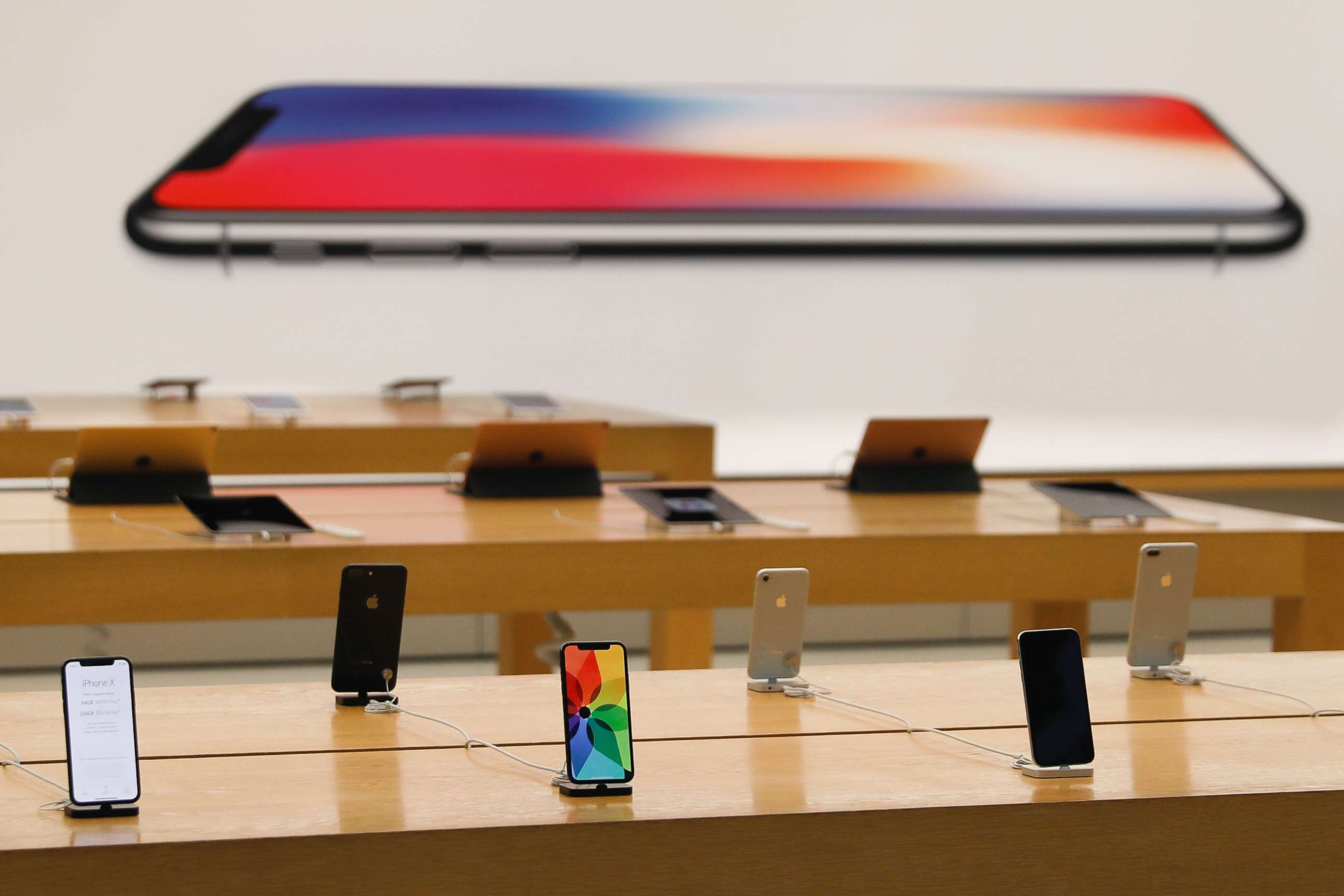 PHOTO: Some floor model iPhone Xs are seen inside the the Apple Store Union Square prior to the store's opening, Nov. 3, 2017, in San Francisco, California.