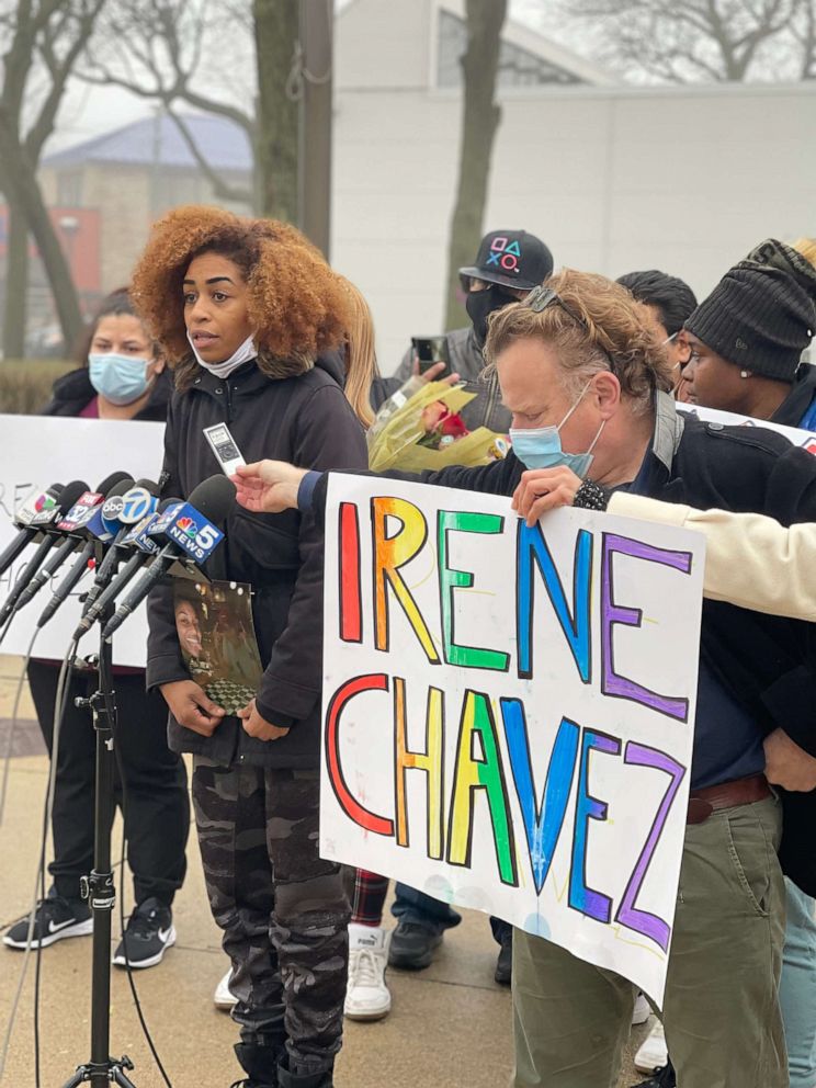 PHOTO: Iris Chavez, sister of Irene Chavez, speaks at a press conference in Chicago. The family gathered to call for answers in the death of Irene Chavez in Chicago police custody.