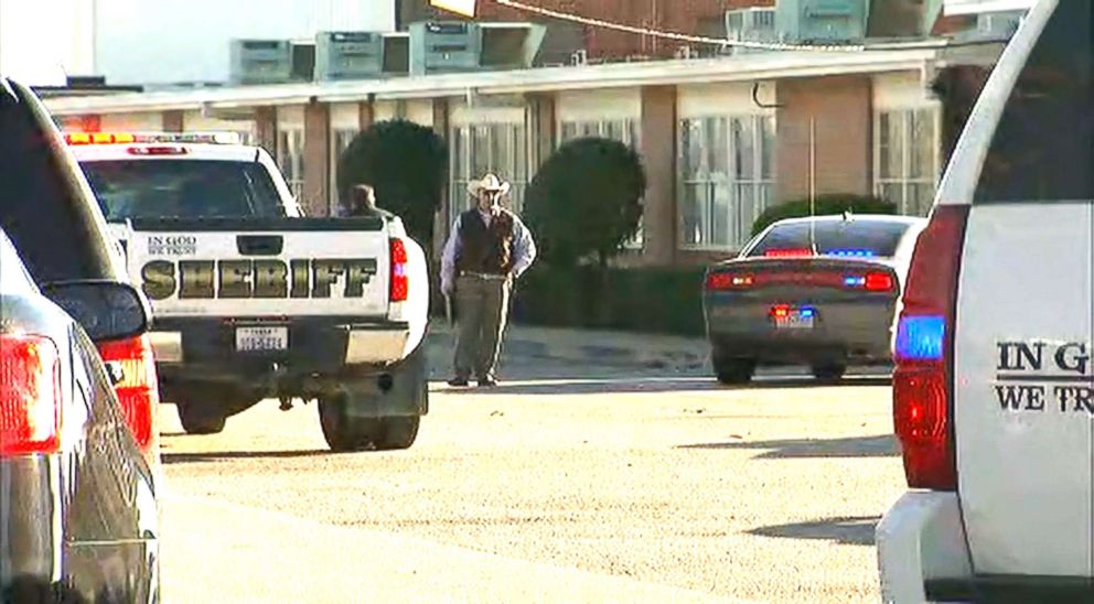 PHOTO: Police officers respond to the scene of a reported shooting  at a high school in a small town south of Dallas, Jan. 22, 2018.