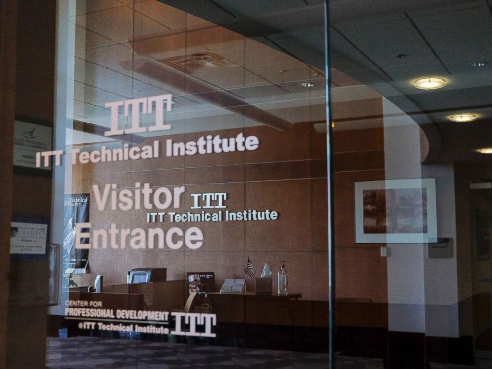 PHOTO: The Chantilly Campus of ITT Technical Institute sits closed on Sept. 6, 2016, in Chantilly, Va.