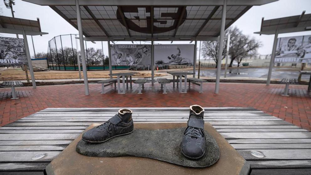 Jackie Robinson statue stolen from Kansas park;  Authorities are offering a reward of up to $7,500 for tips