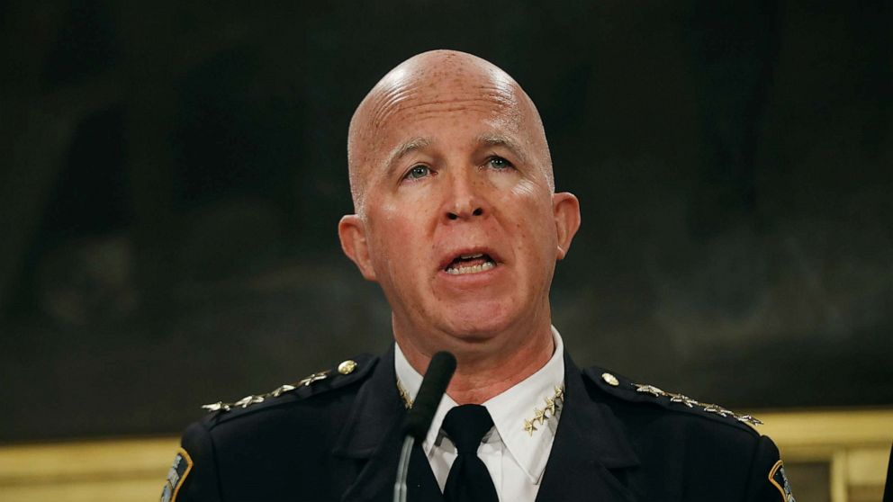 new-york-city-police-commissioner-resigns-de-blasio-announces-new