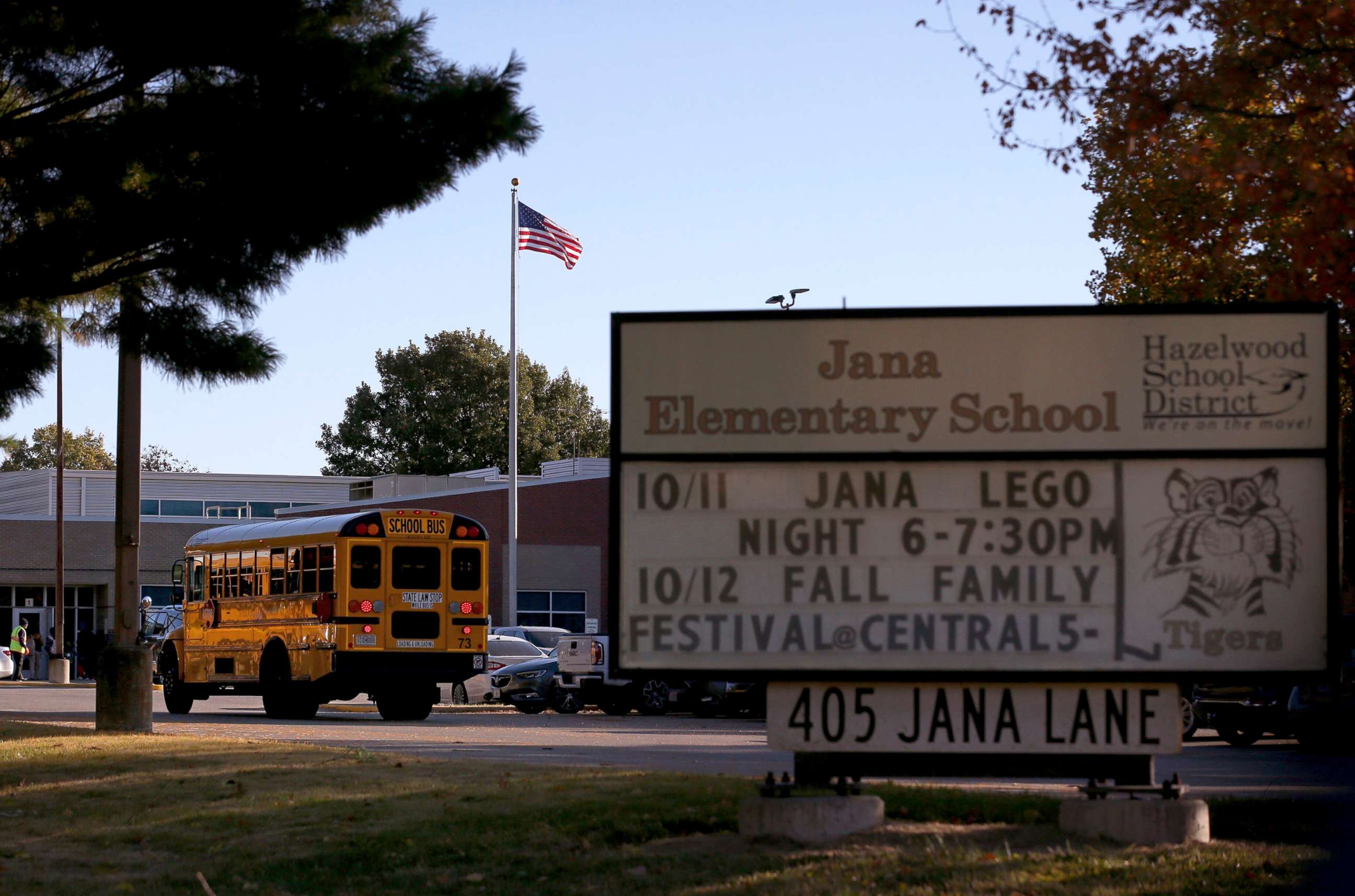 PHOTO: A school bus arrives at Jana Elementary School on Oct. 17, 2022 in Florissant, Mo. Radioactive samples were found at the Hazelwood School District school, according to a recently released report.