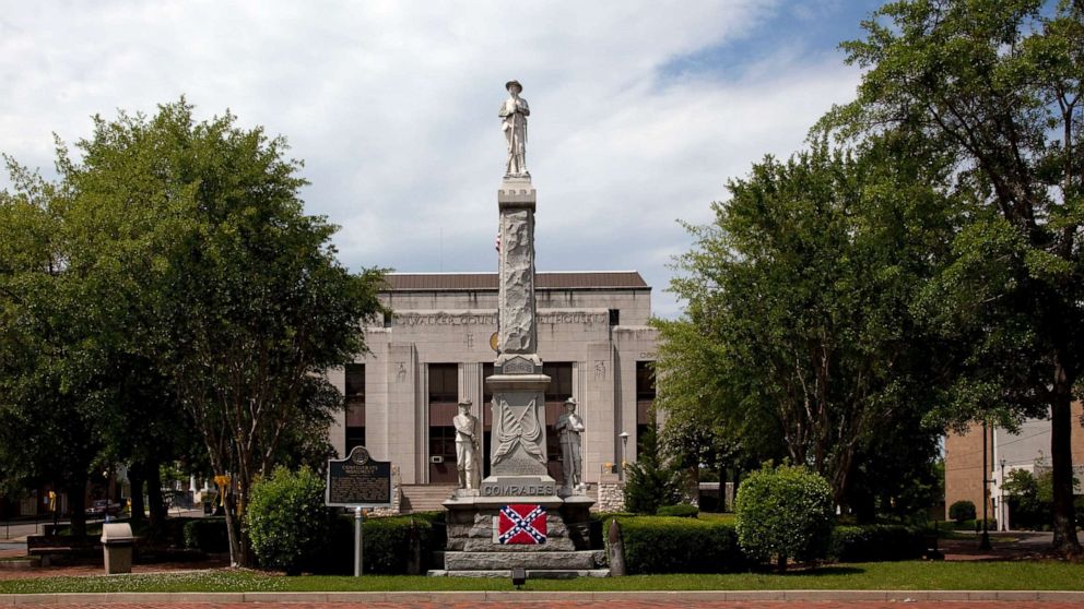 PHOTO: A Confederate monument stands in Jasper, Ala., May 20, 2010.