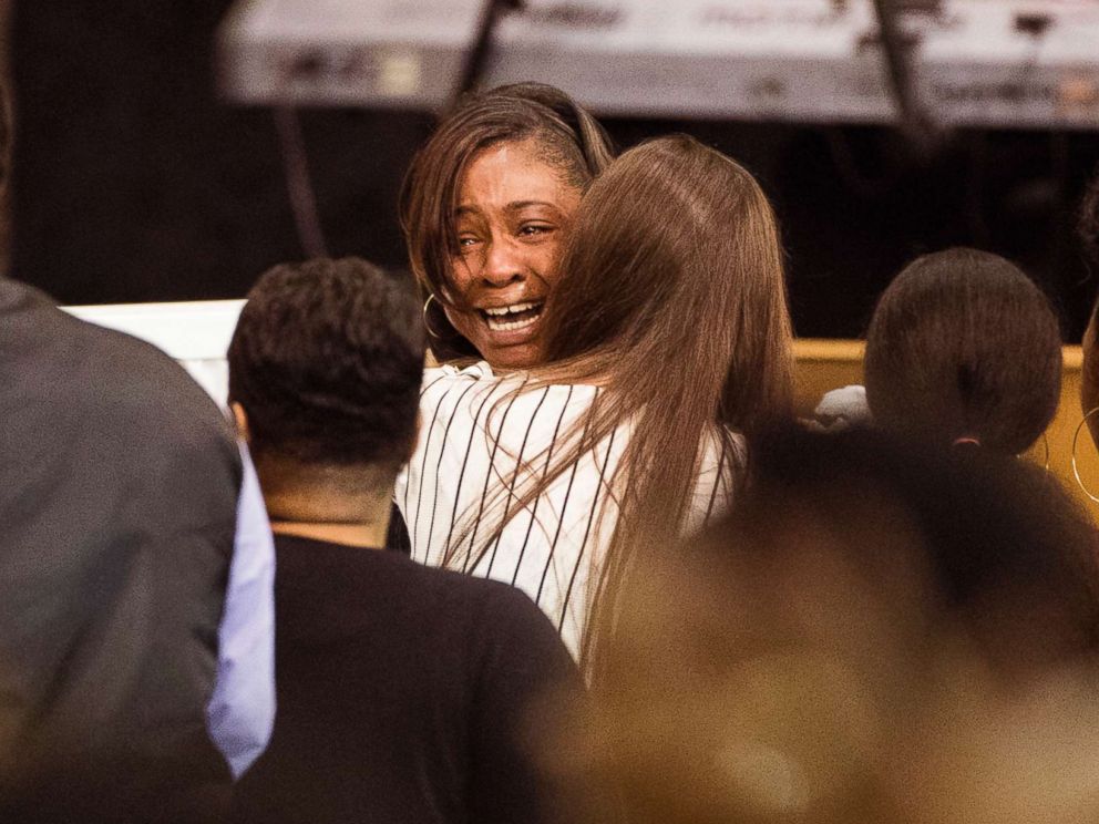 PHOTO: LaPorsha Washington, the mother of Jazmine Barnes, cries by her daughter's casket during a memorial service on Jan. 8, 2019, at the Community of Faith Church in Houston.