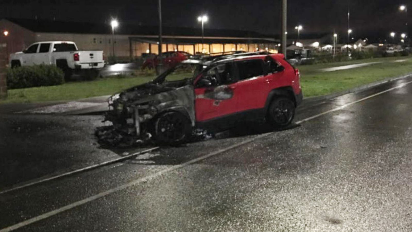 Tacoma Washington Solr S Jeep Cherokee Erupts In Flames Abc News