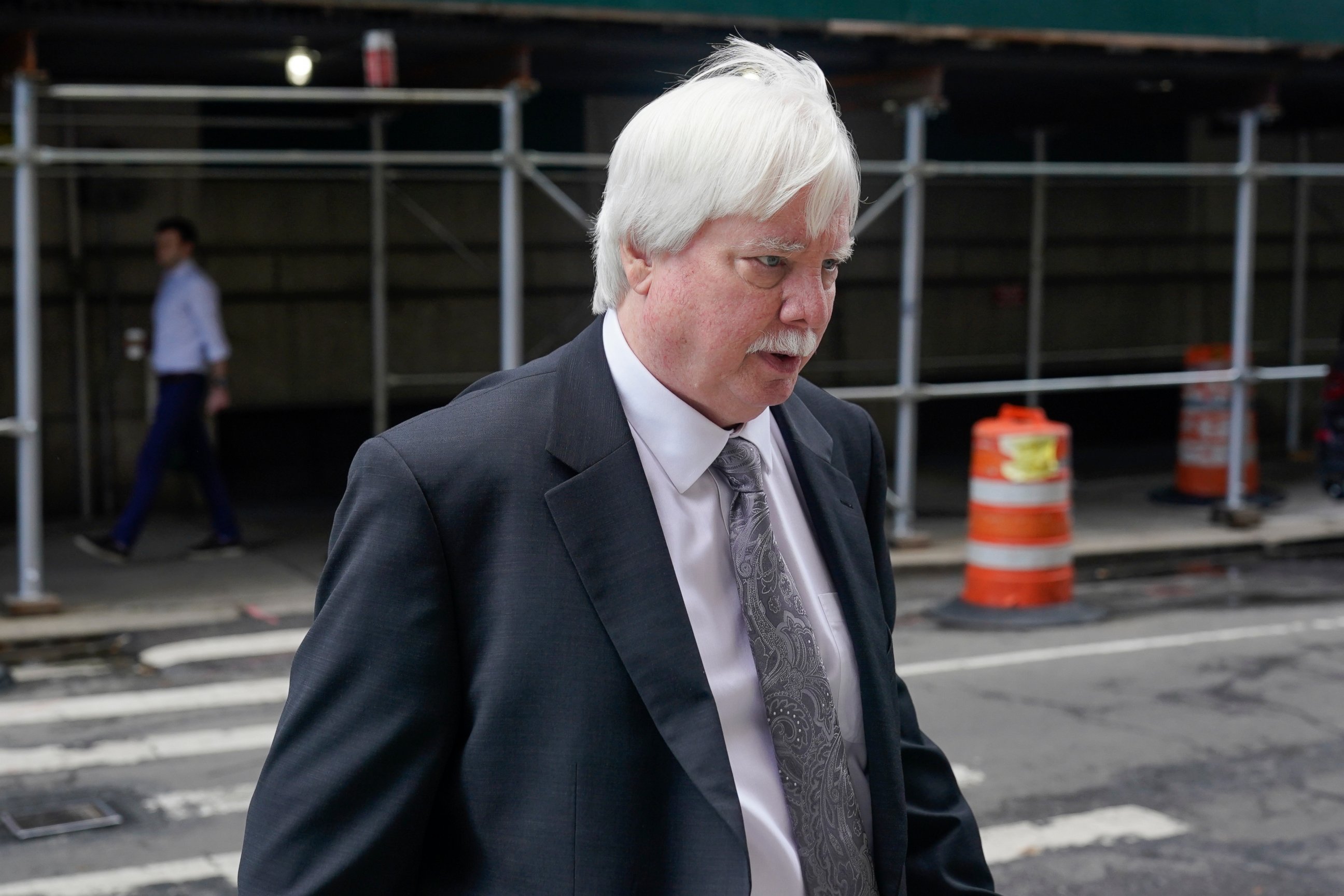 PHOTO: Trump Organization senior vice president and controller Jeffrey McConney returns to the courthouse after a break in the company's trial on Nov. 1, 2022, in New York.