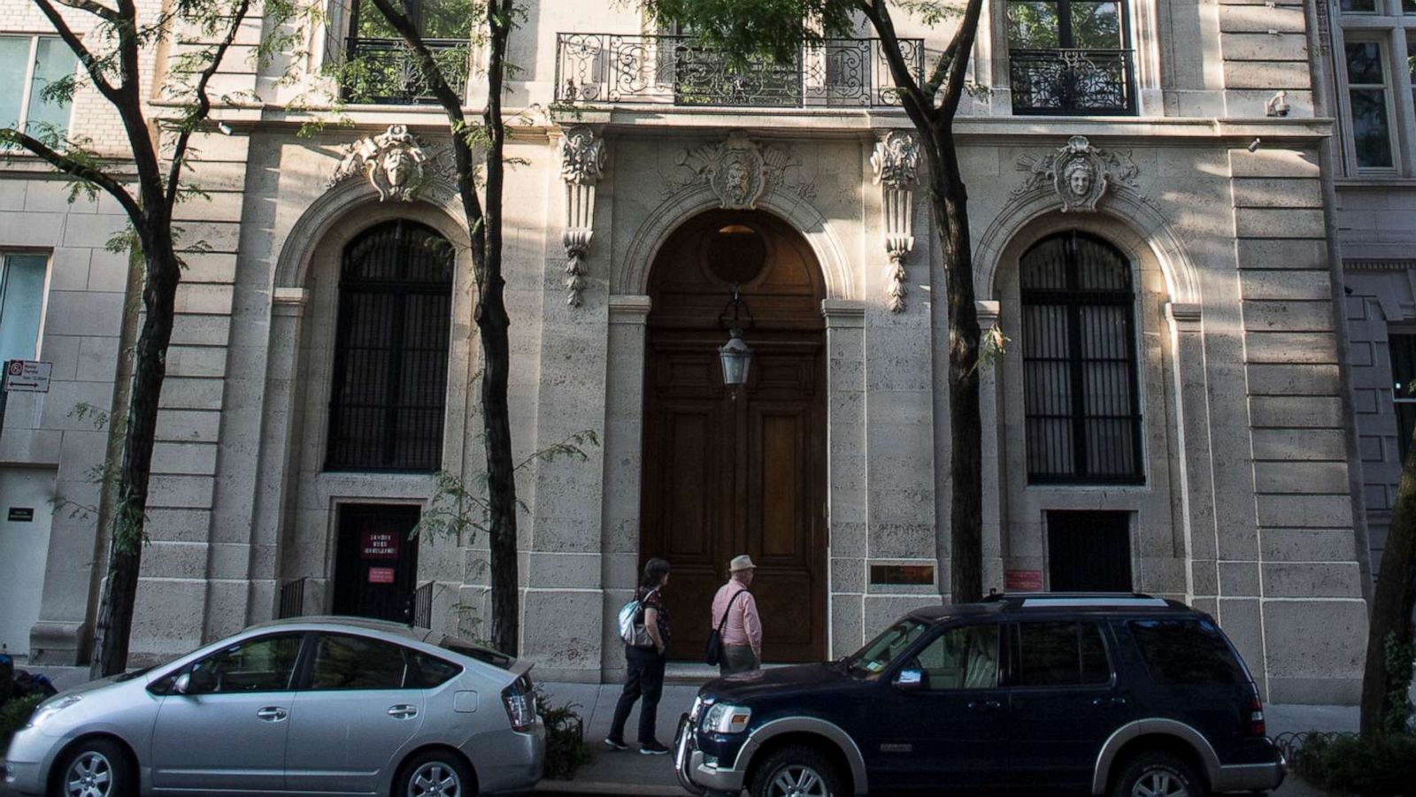 Jeffrey Epstein's Manhattan townhouse sells for approximately $51 million - ABC News