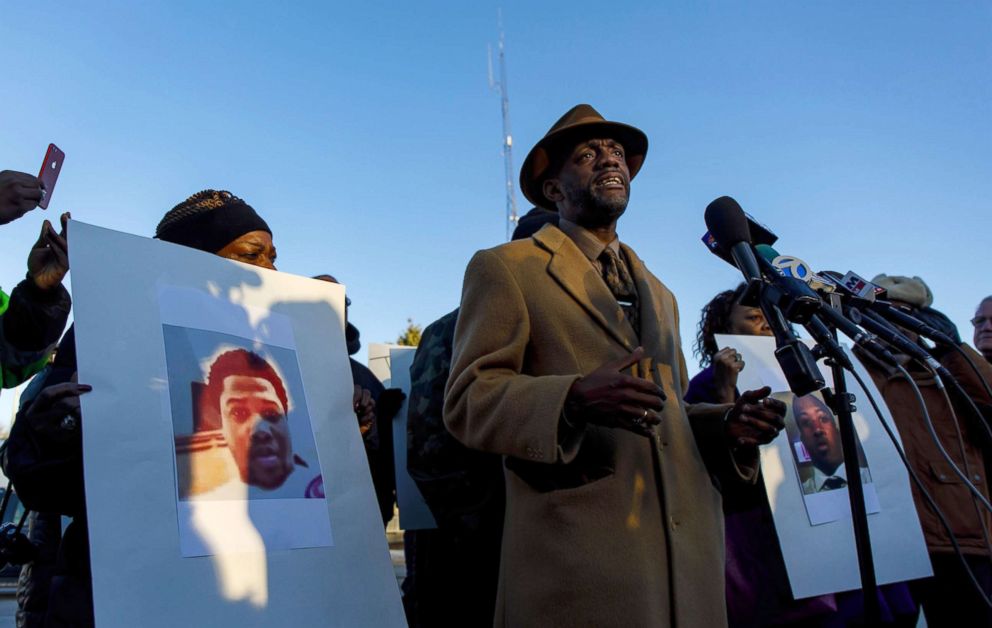 PHOTO: Eric Russell speaks as protesters rally for Jemel Roberson, Nov. 13, 2018, outside the Midlothian Police Department.