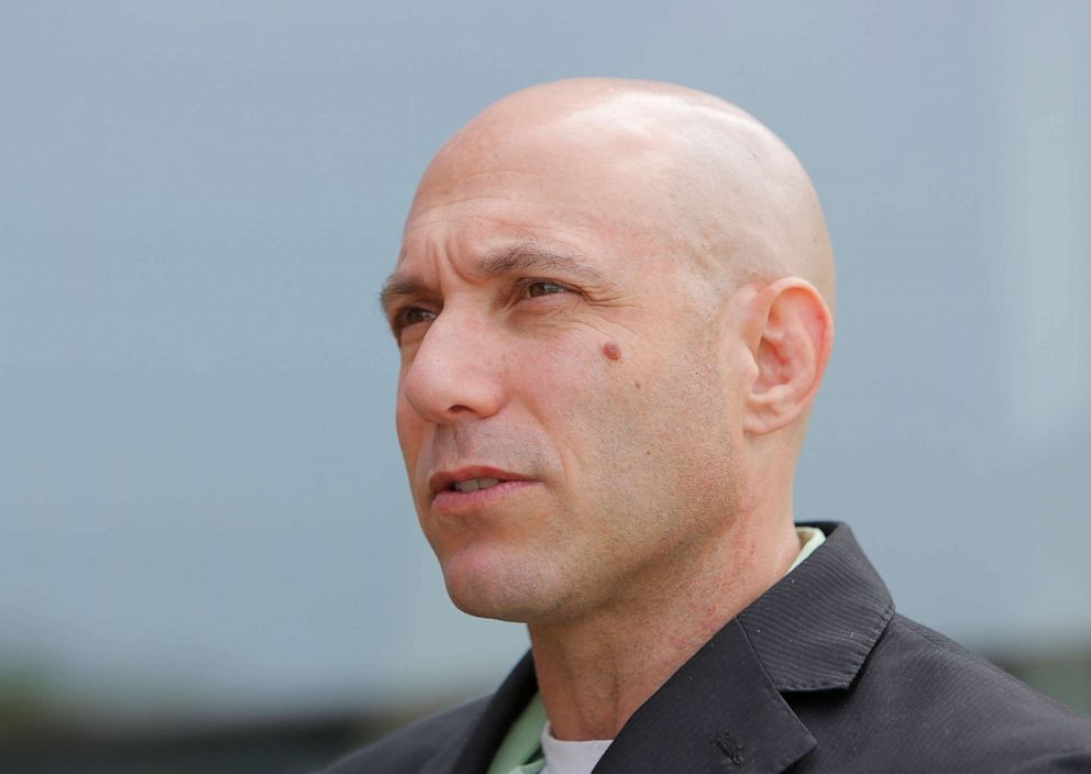 PHOTO: Jeremy Richman talks with students and faculty at the University of New England on Aug. 12, 2014.