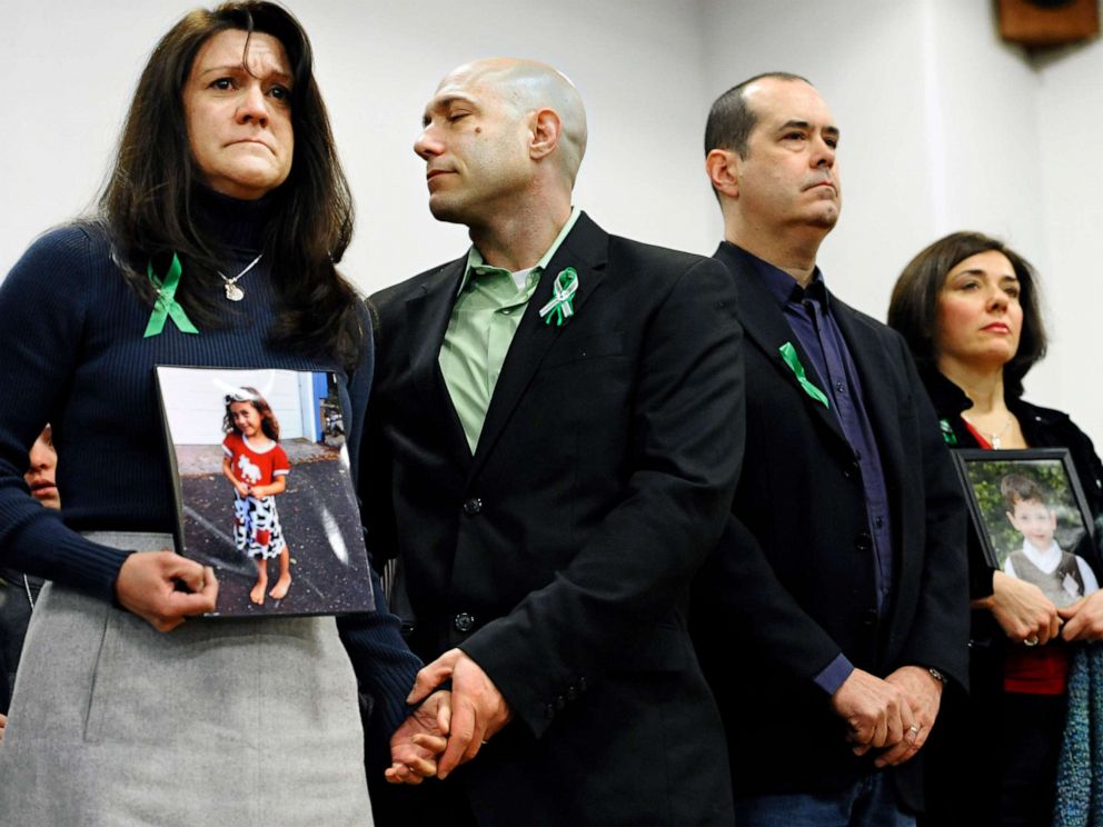 PHOTO: Jennifer Hensel and Jeremy Richman, parents of Sandy Hook School shooting victim Avielle Rose Richman, listen at a news conference at Edmond Town Hall in Newtown, Conn., Jan. 14, 2013.